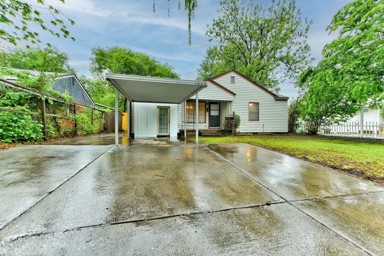 1005 W Eufaula St #1 - Photo 2 of 24