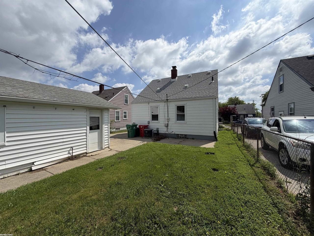 22829 Normandy Ave - Photo 7 of 35
