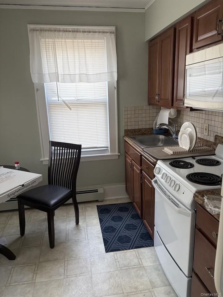 56 Cornell St #2ndFL - Photo 7 of 9