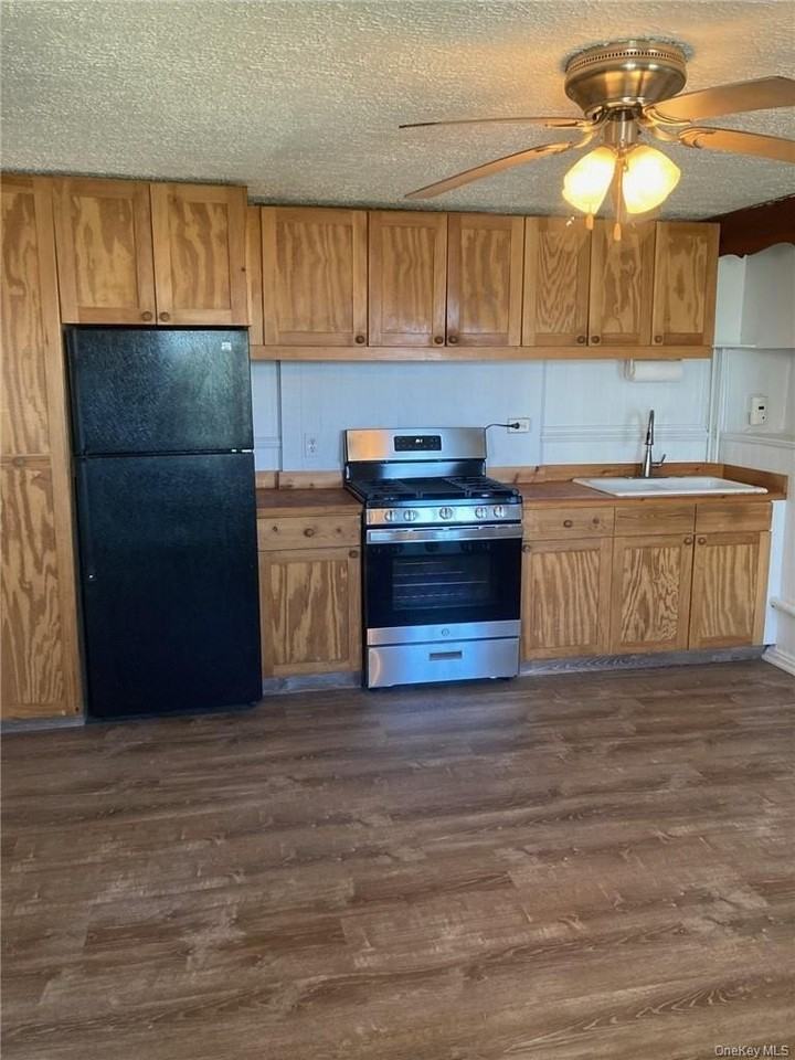 127 N Riverside Ave - Photo 2 of 8