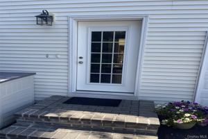 featured image of 17 Cobbler Ln