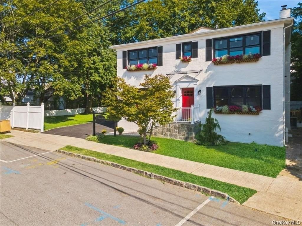 25 Van Duzen Pl - Photo 2 of 27