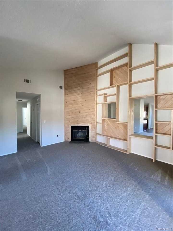 1502 Whispering Hls - Photo 4 of 32