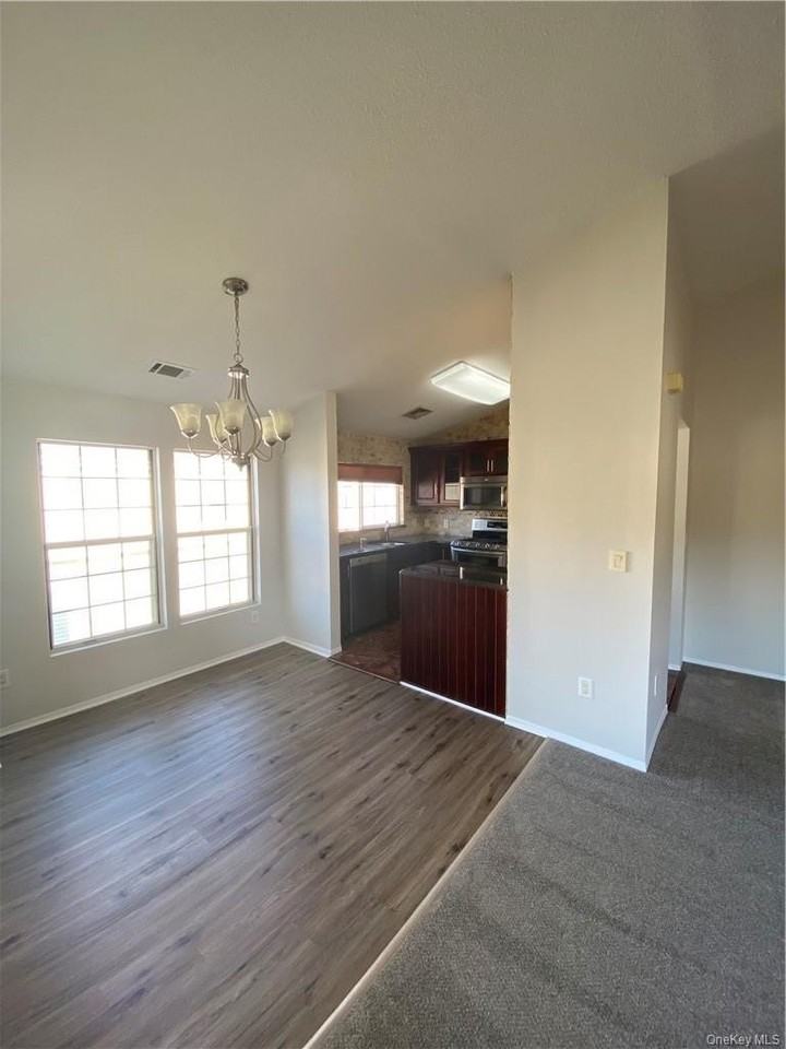 1502 Whispering Hls - Photo 6 of 32