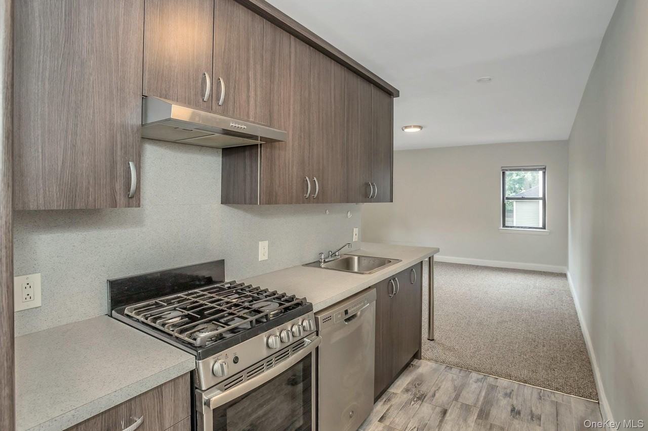103 Lawson St #B - Photo 5 of 16
