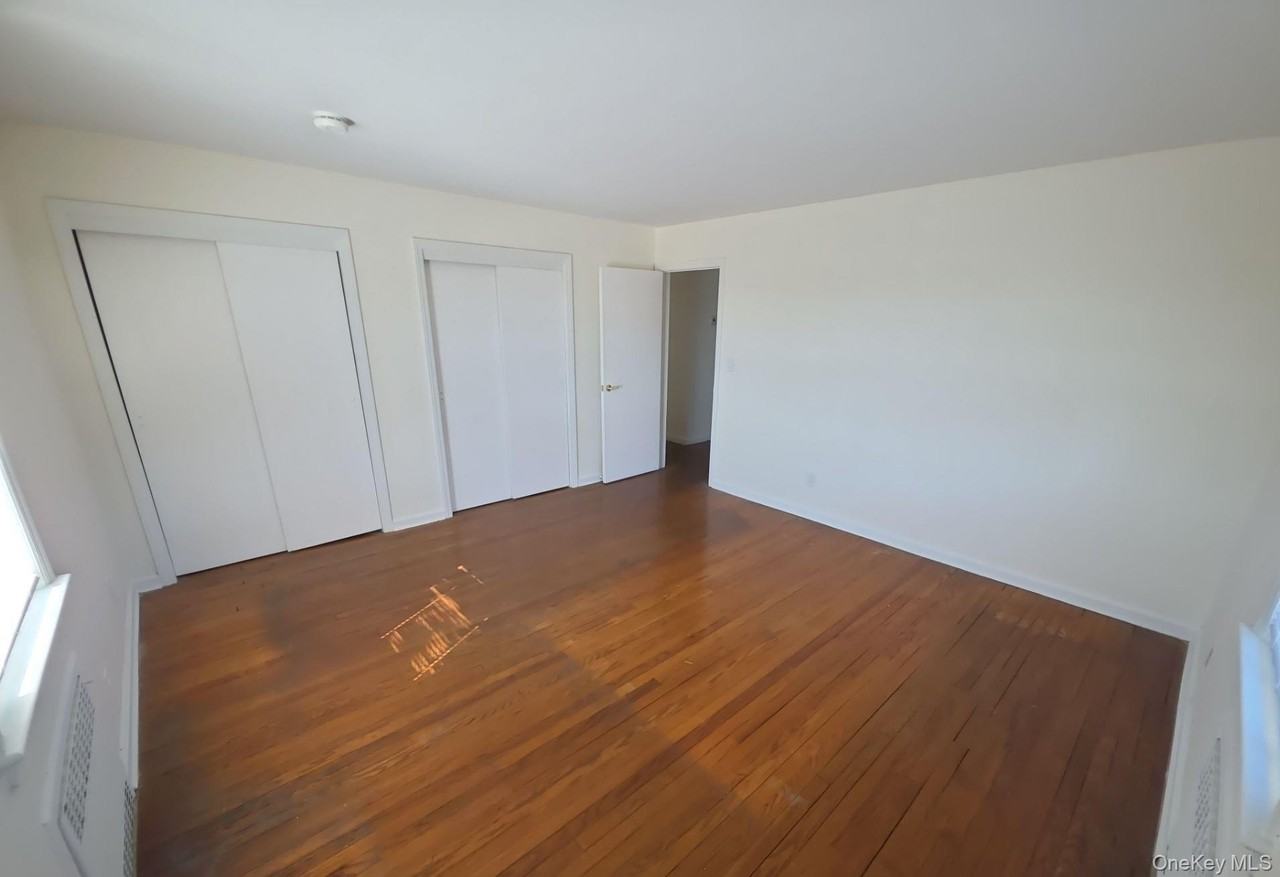 84 Front St - Photo 5 of 10