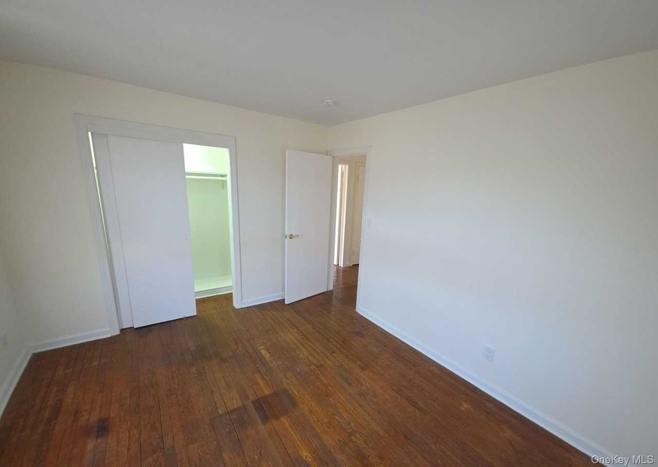 84 Front St - Photo 7 of 10