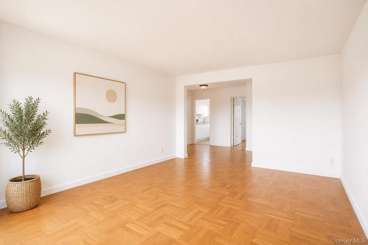 325 Shore Rd #1E - Photo 6 of 14
