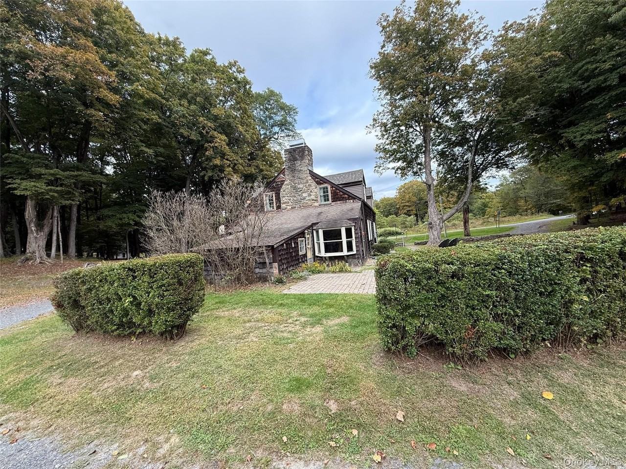 241 White Bridge Rd - Photo 2 of 29