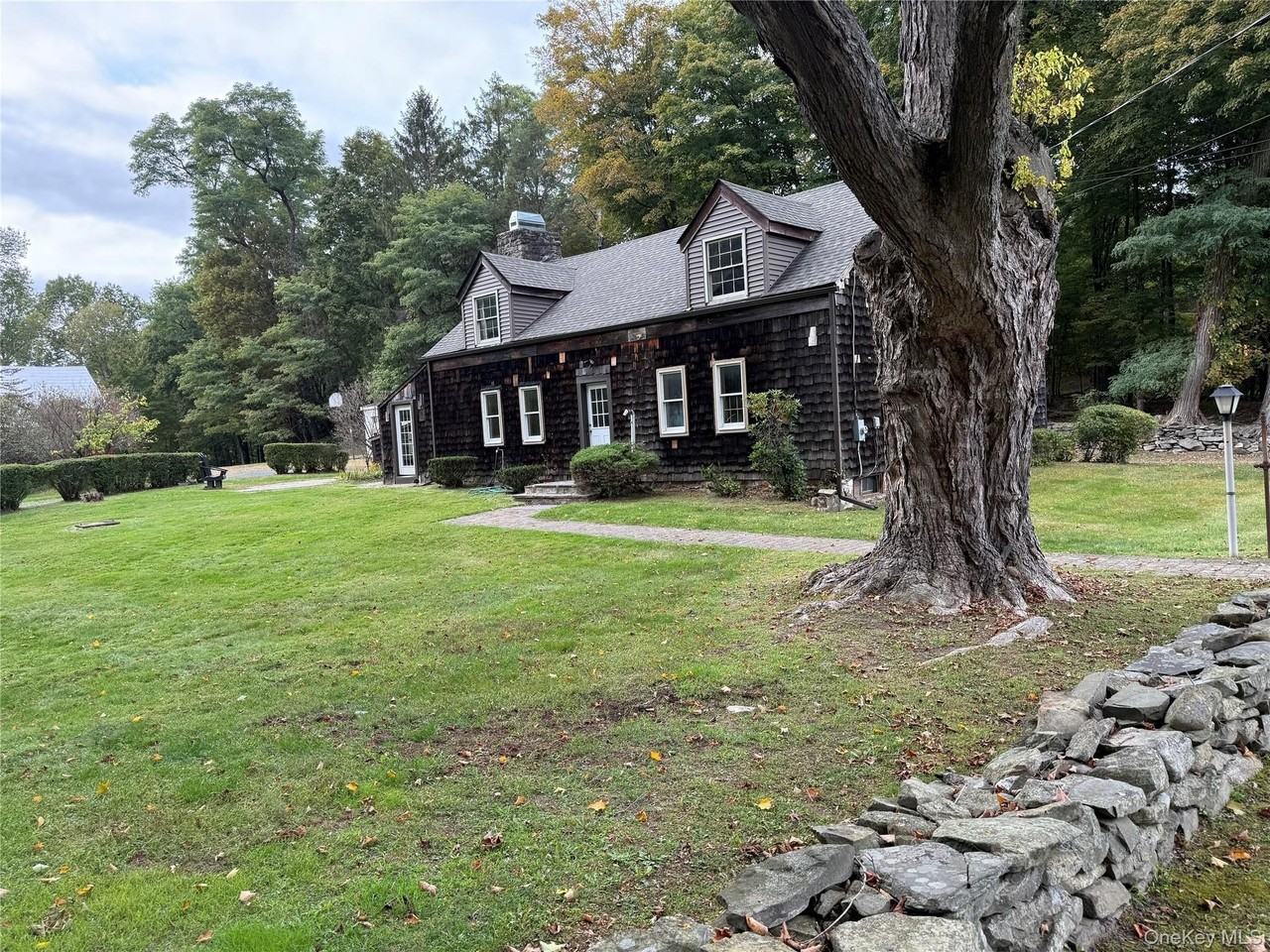 241 White Bridge Rd - Photo 5 of 29