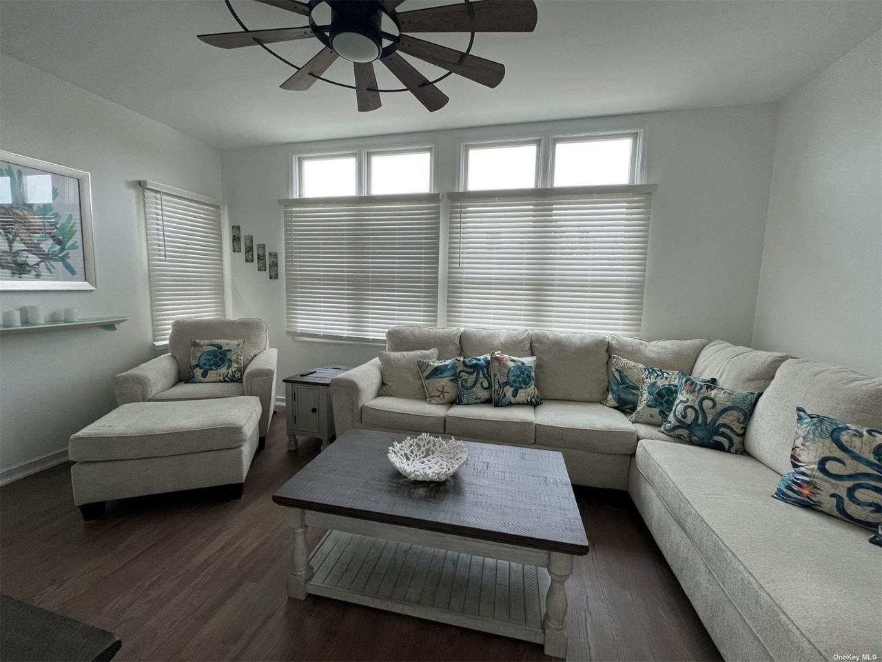 24 Bungalow Walk - Photo 3 of 23
