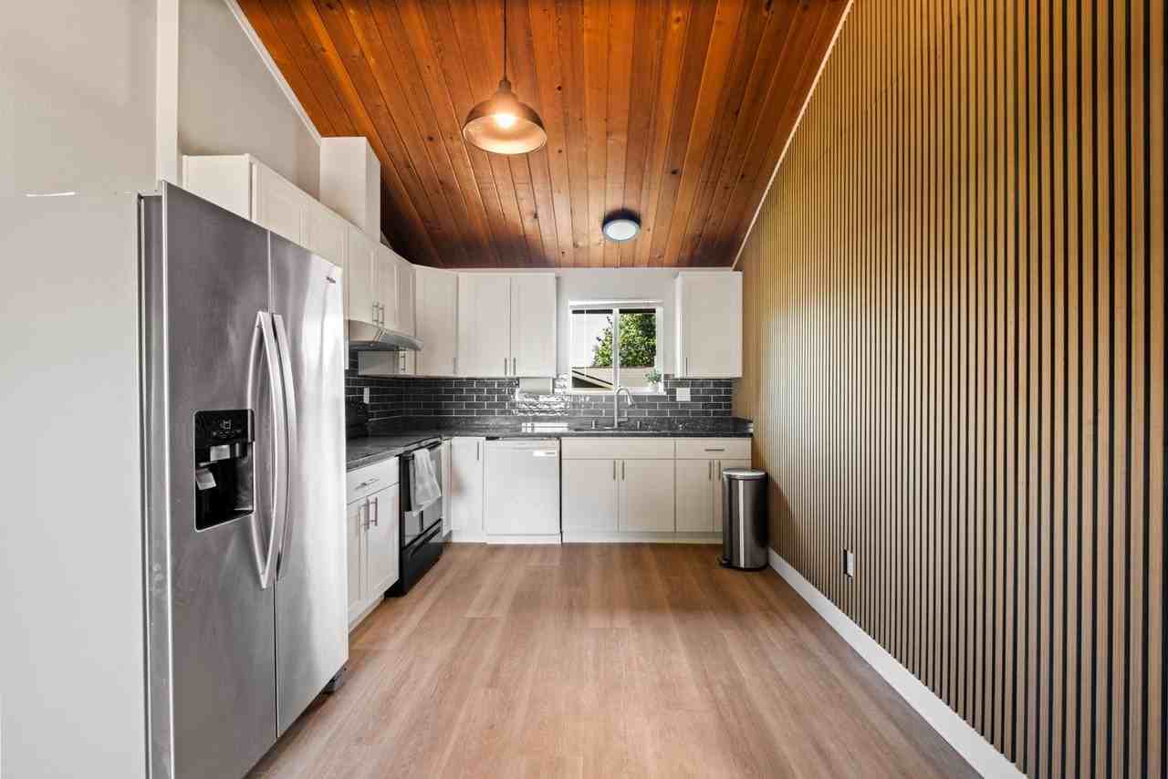 Barnes Ln S - Photo 3 of 6