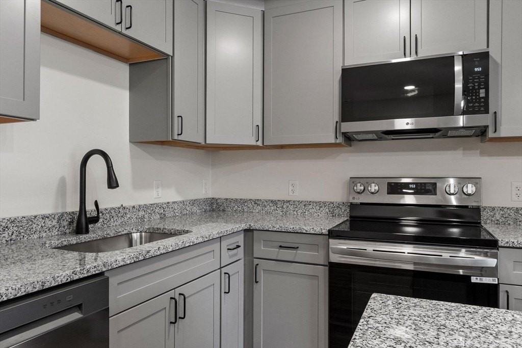 329 Main St #6 - Photo 4 of 13