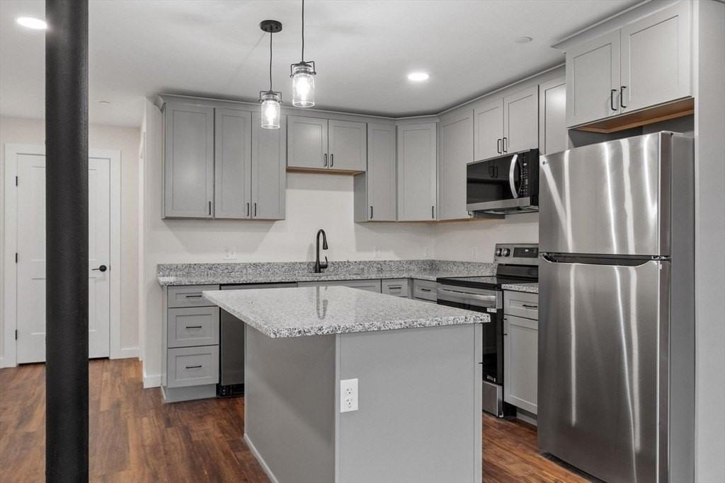 329 Main St #6 - Photo 6 of 13