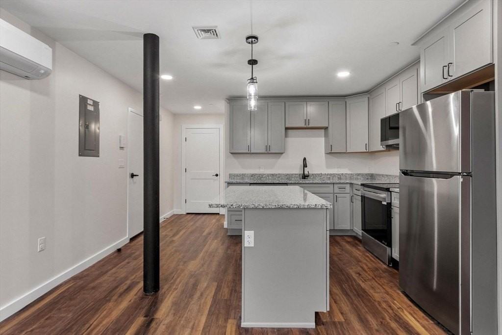 329 Main St #6 - Photo 7 of 13