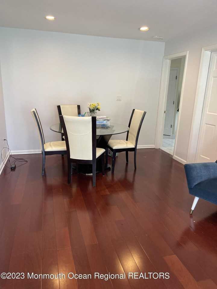98 Neptune Ave - Photo 4 of 14