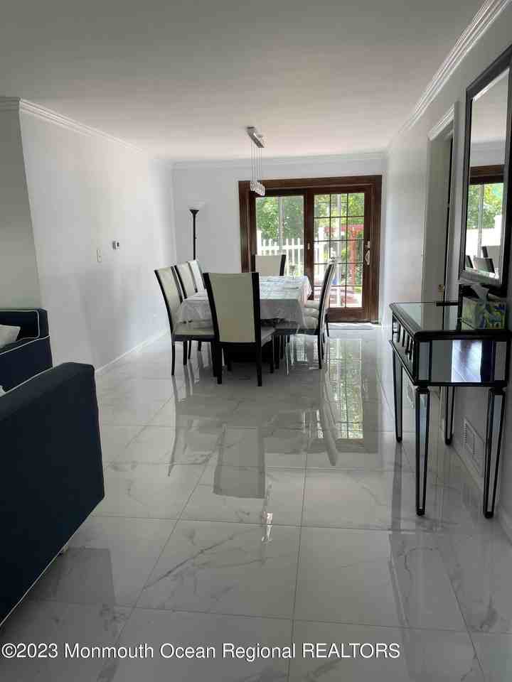 98 Neptune Ave - Photo 5 of 14