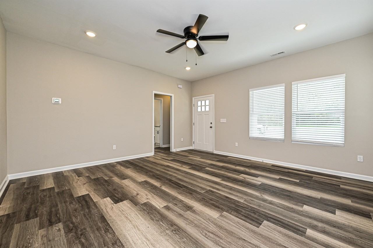 624 Harrison St #1 - Photo 4 of 24