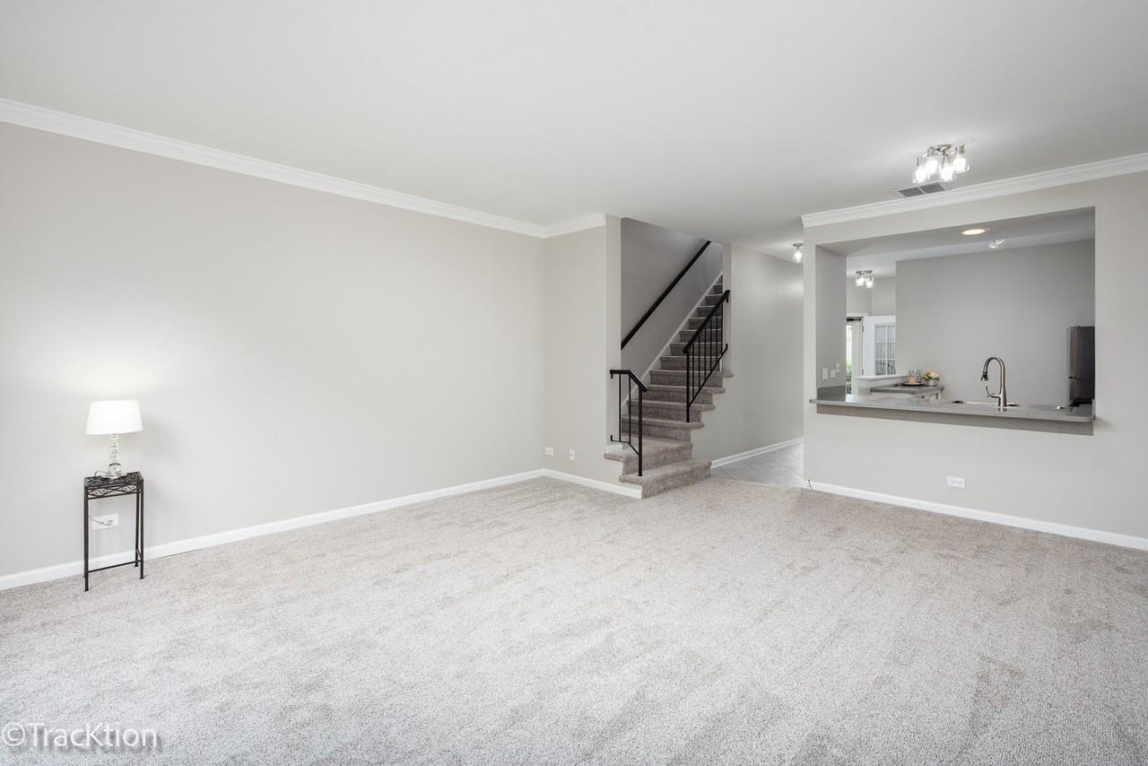 347 Mill St - Photo 3 of 13