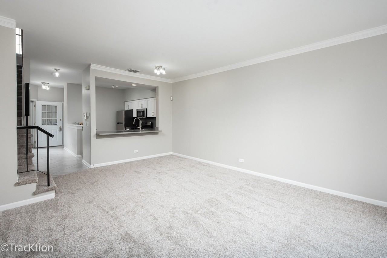 347 Mill St - Photo 4 of 13