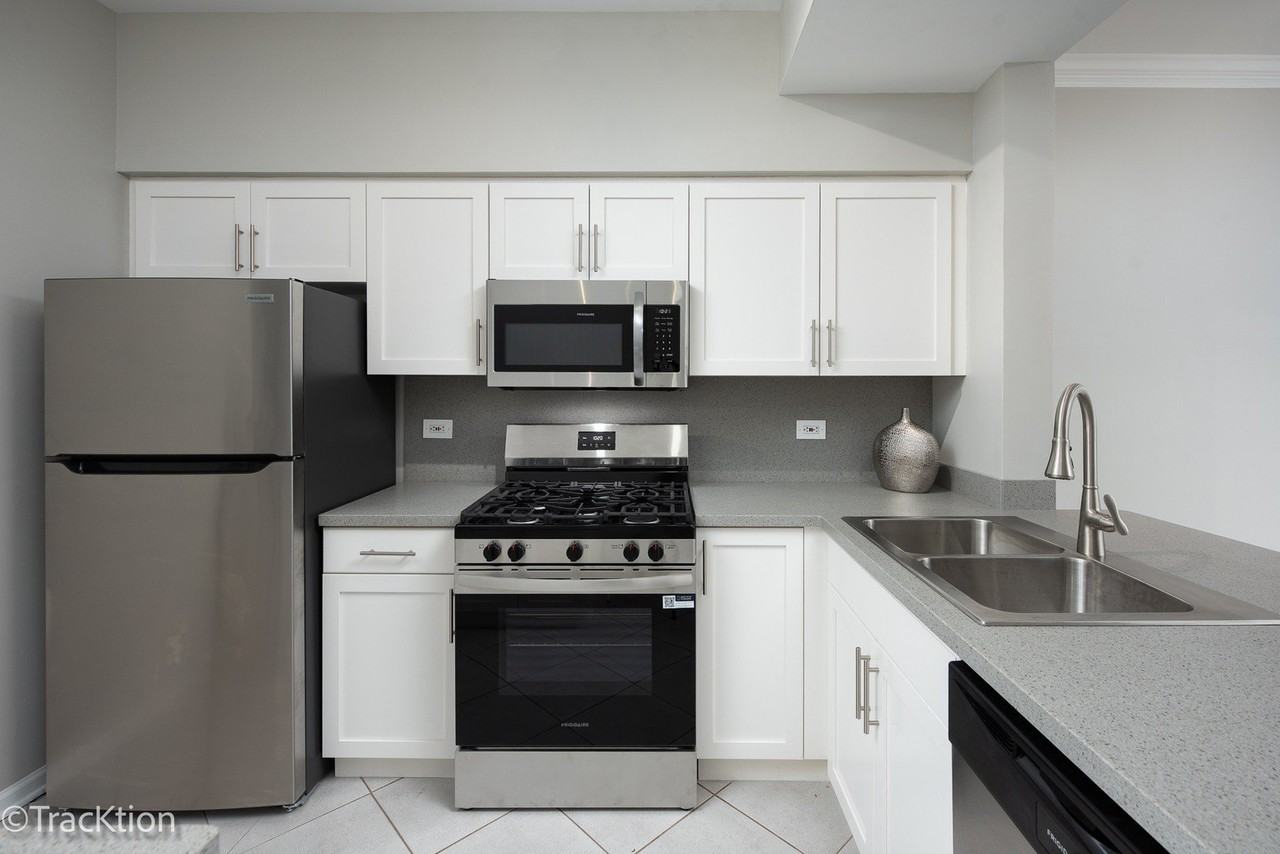 347 Mill St - Photo 6 of 13