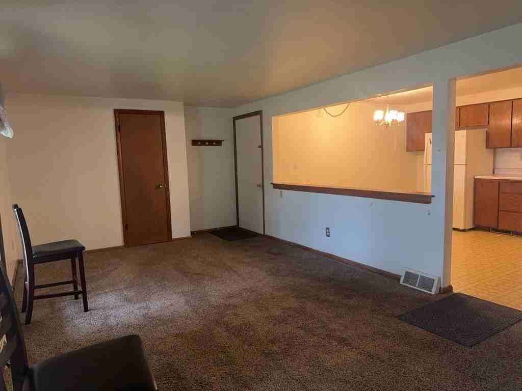 418 Beloit St #5 - Photo 3 of 21