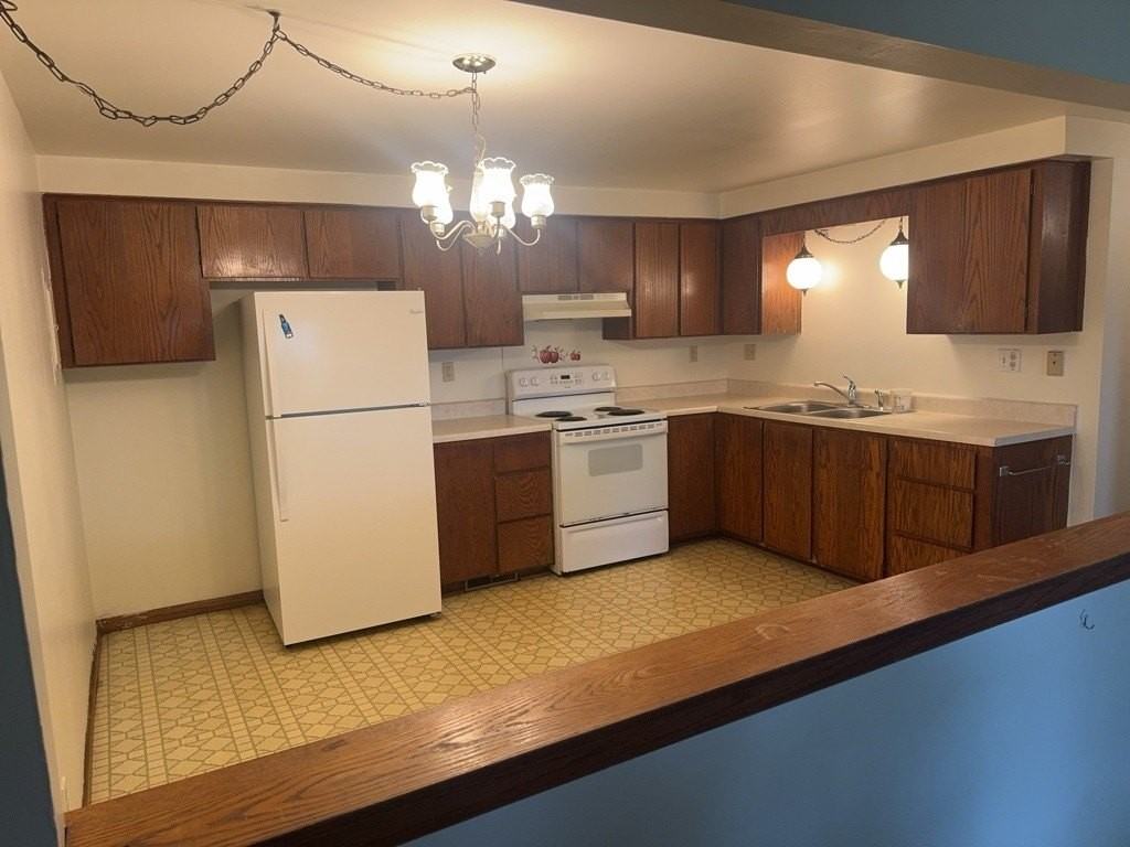 418 Beloit St #5 - Photo 5 of 21