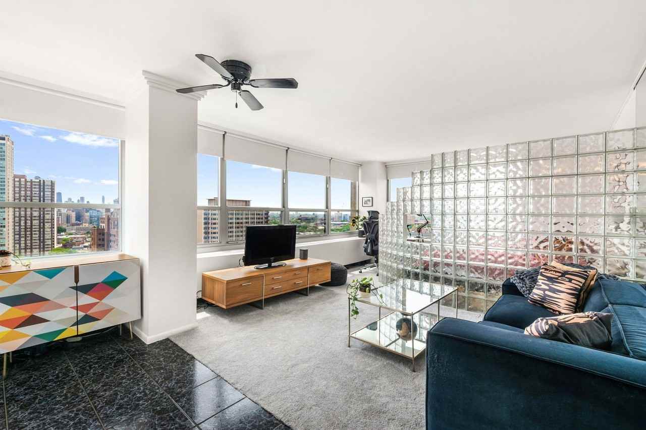 3550 N Lake Shore Dr #1912 - Photo 4 of 15