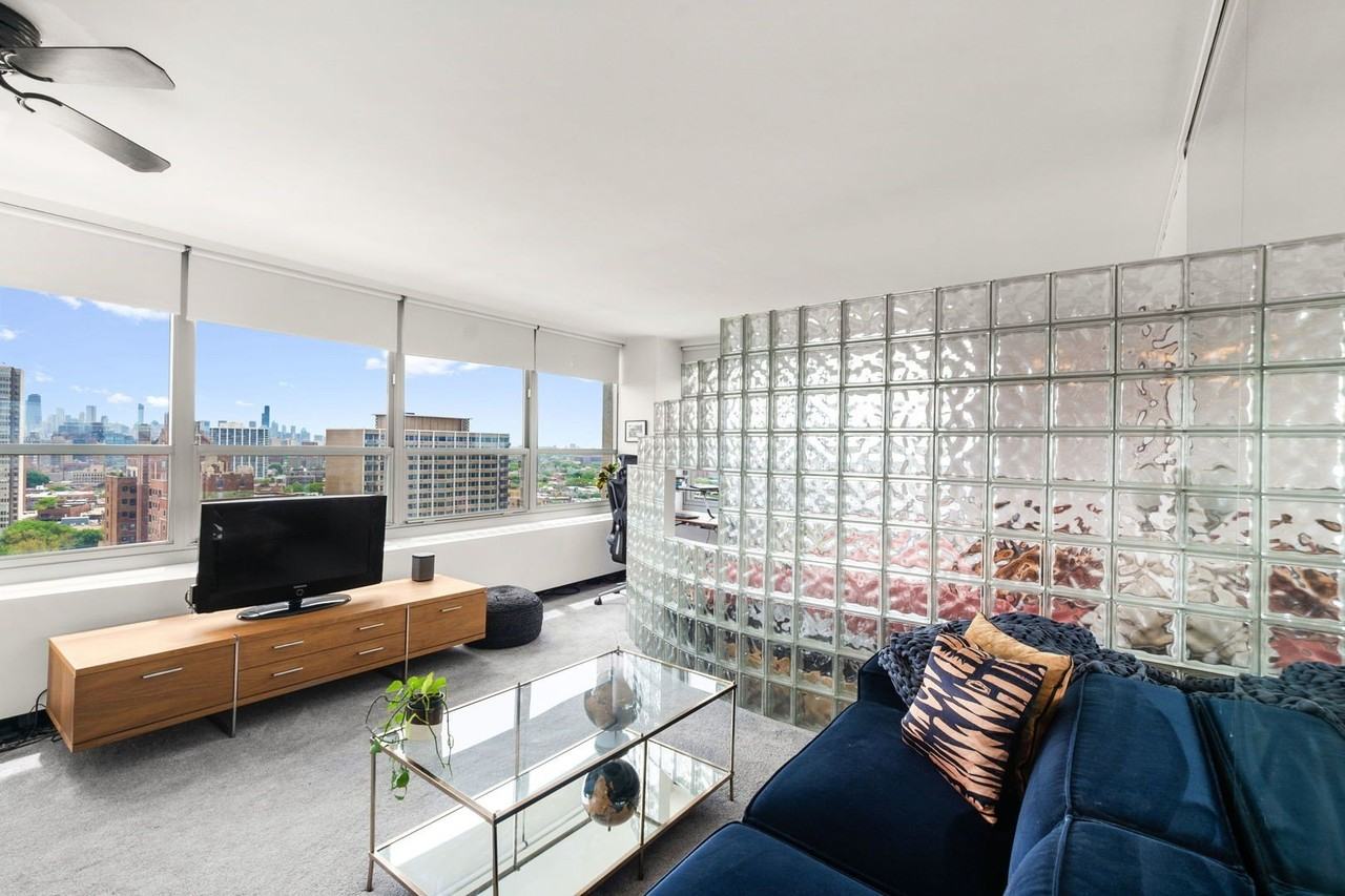 3550 N Lake Shore Dr #1912 - Photo 6 of 15