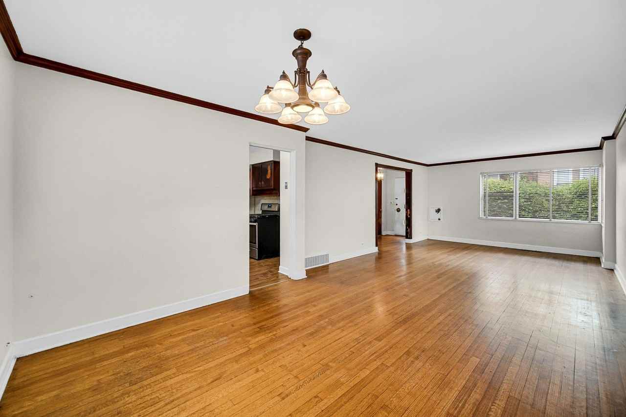 7248 N Ridge Blvd - Photo 6 of 28