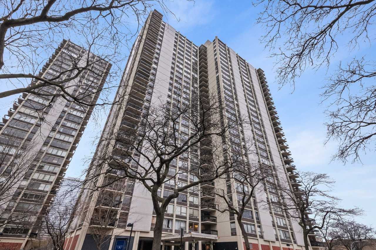 1360 N Sandburg Ter #2809