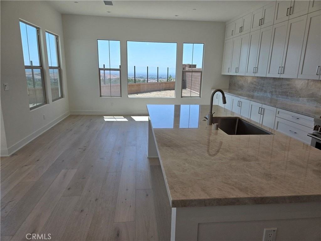 211 Maricopa - Photo 5 of 22
