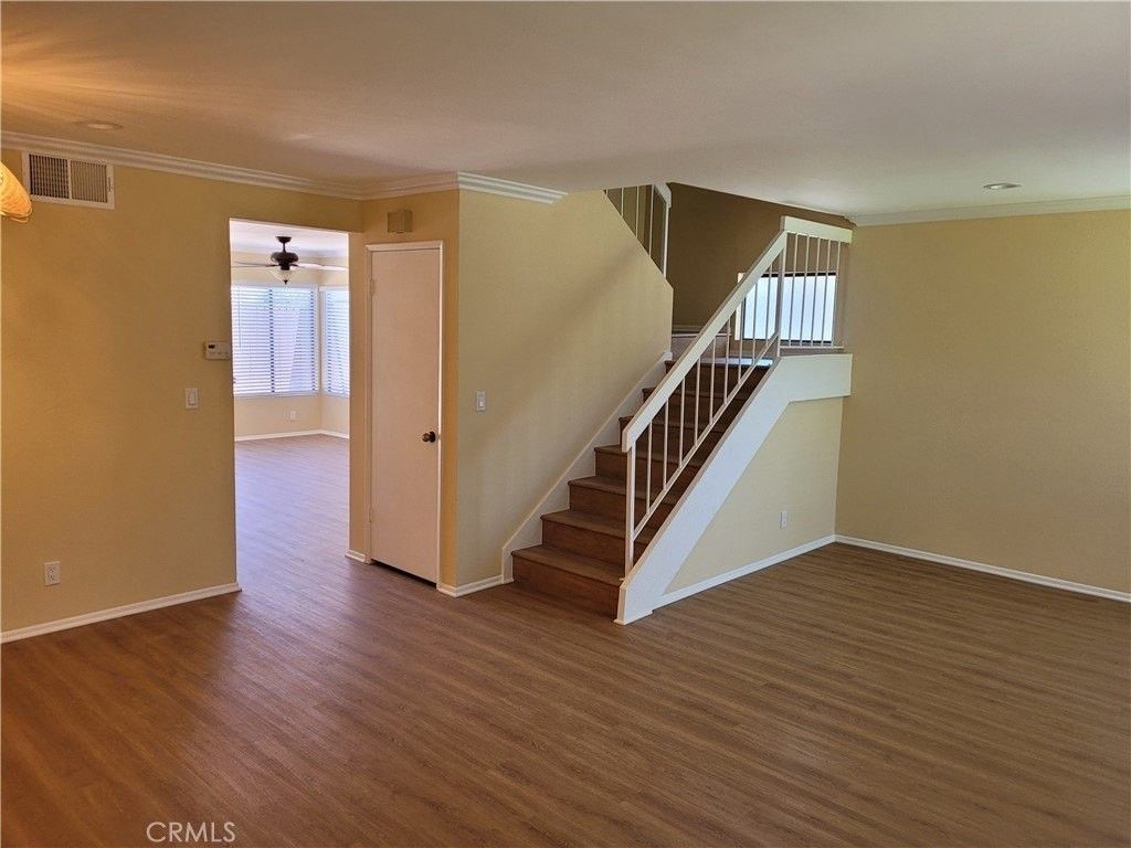 2074 Mount Shasta Dr - Photo 2 of 13