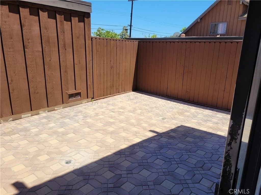 2074 Mount Shasta Dr - Photo 5 of 13
