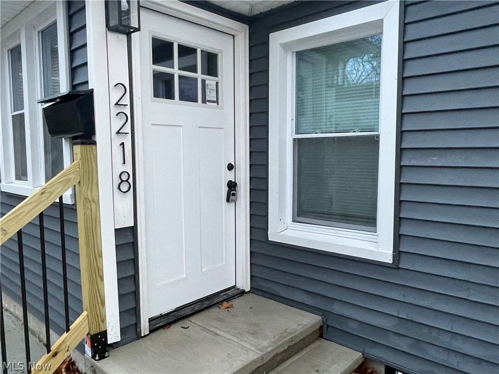 2218 W 30th St - Photo 4 of 25
