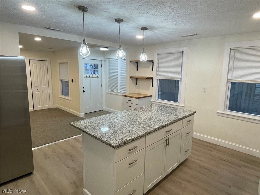 2218 W 30th St - Photo 6 of 25
