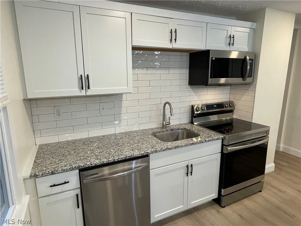 2218 W 30th St - Photo 7 of 25