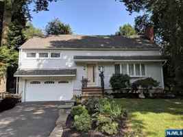 featured image of 373 Franklin St
