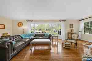 featured image of 328 W Ridgewood Ave