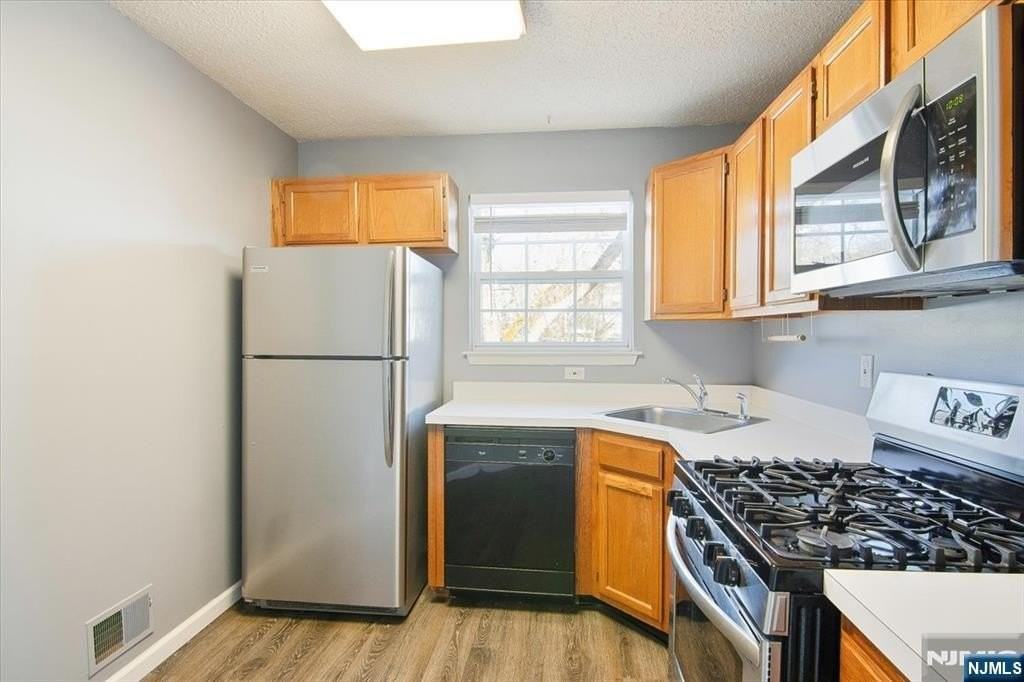 1125 Hyde Park Ct #A2 - Photo 7 of 27