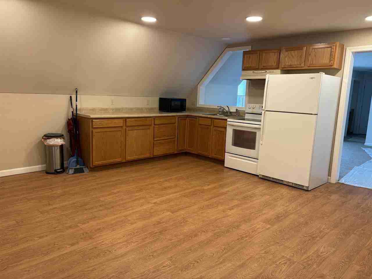 103 Durham Rd #B - Photo 4 of 13
