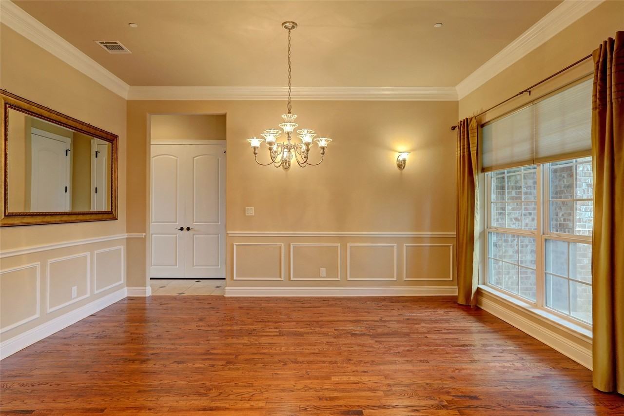 1043 Kenilworth St - Photo 5 of 40