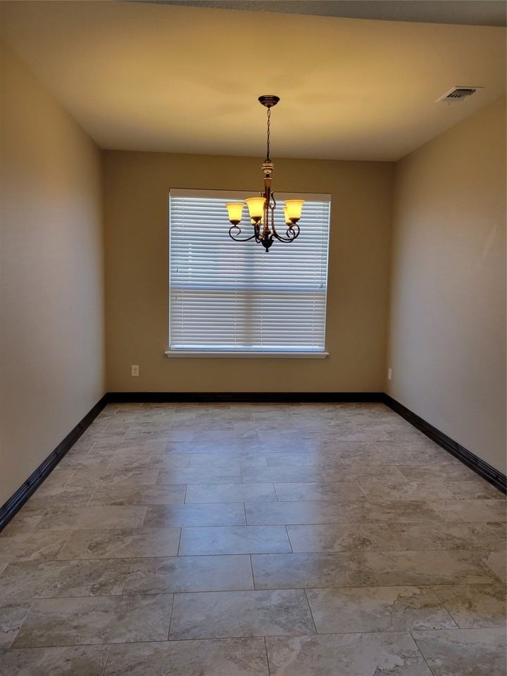 1633 Kawati Way - Photo 5 of 17
