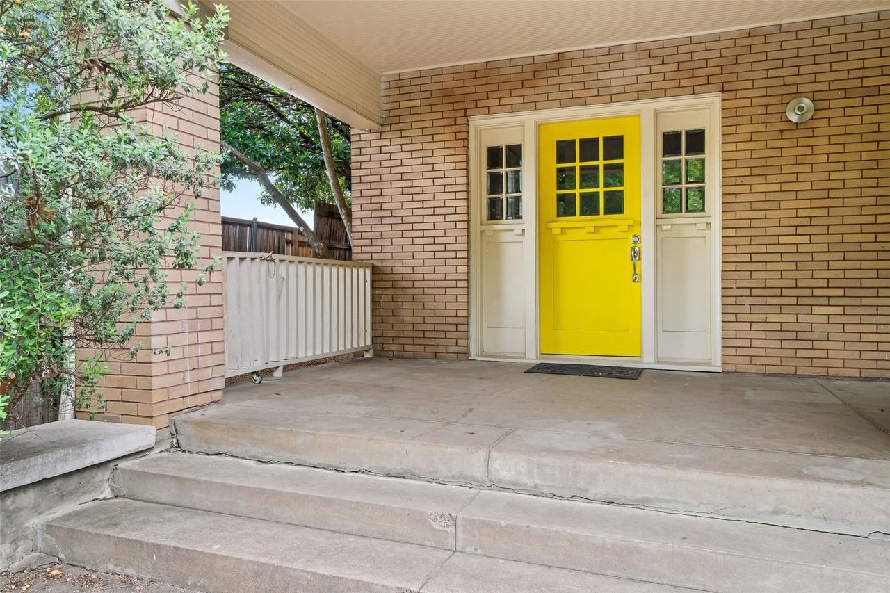 4313 Avondale Ave - Photo 3 of 29