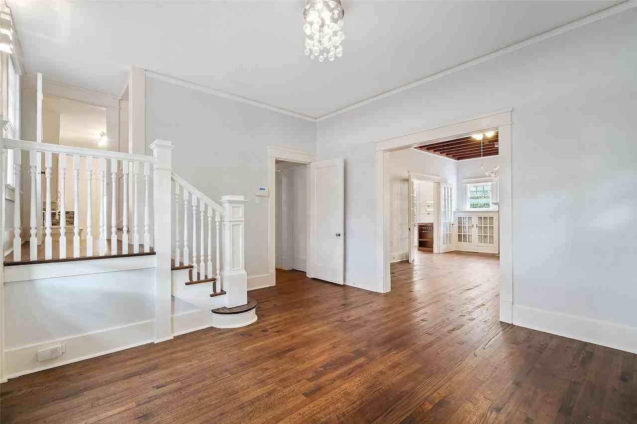 4313 Avondale Ave - Photo 5 of 29