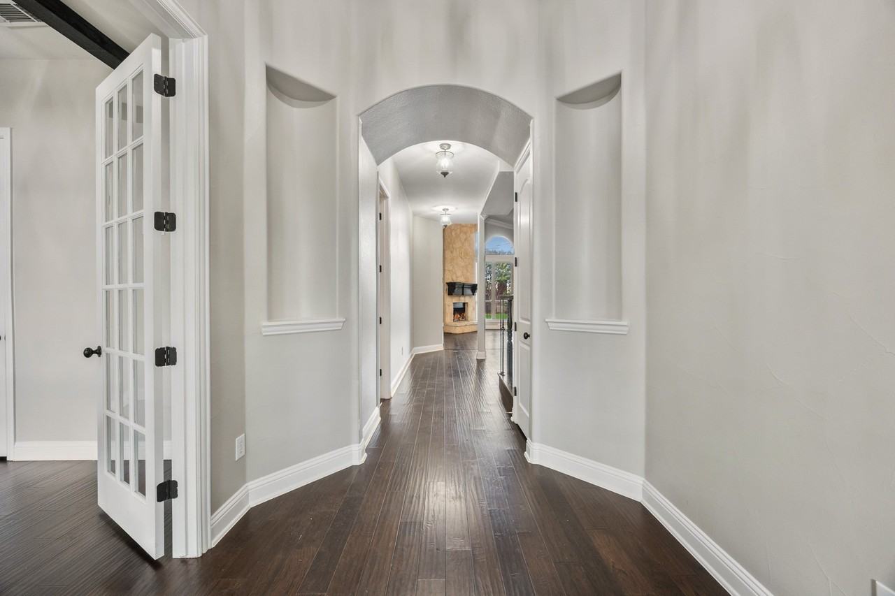 9 Wimbledon Ct - Photo 5 of 38