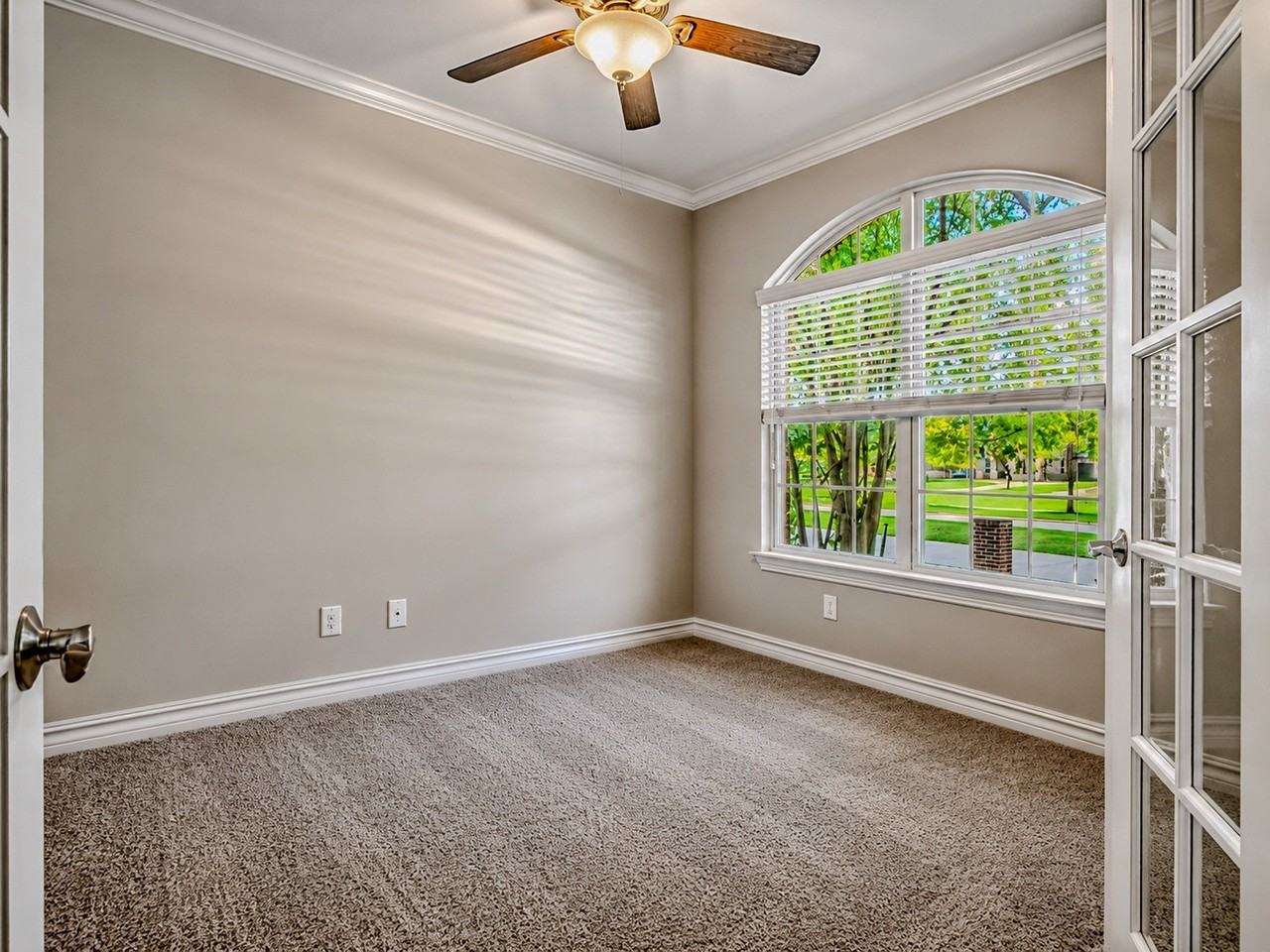 1401 Elkford Ln - Photo 6 of 11
