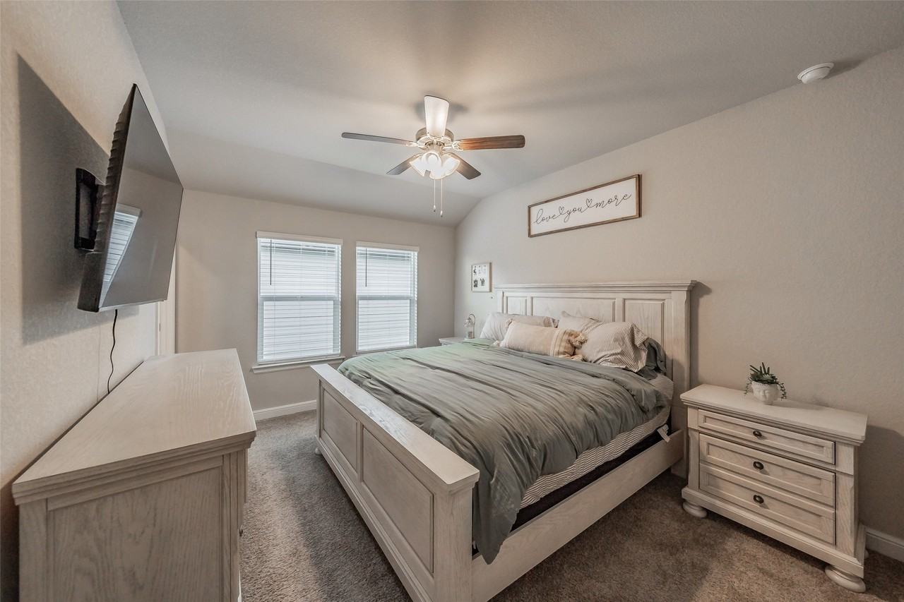 612 Capstone Cir - Photo 4 of 23
