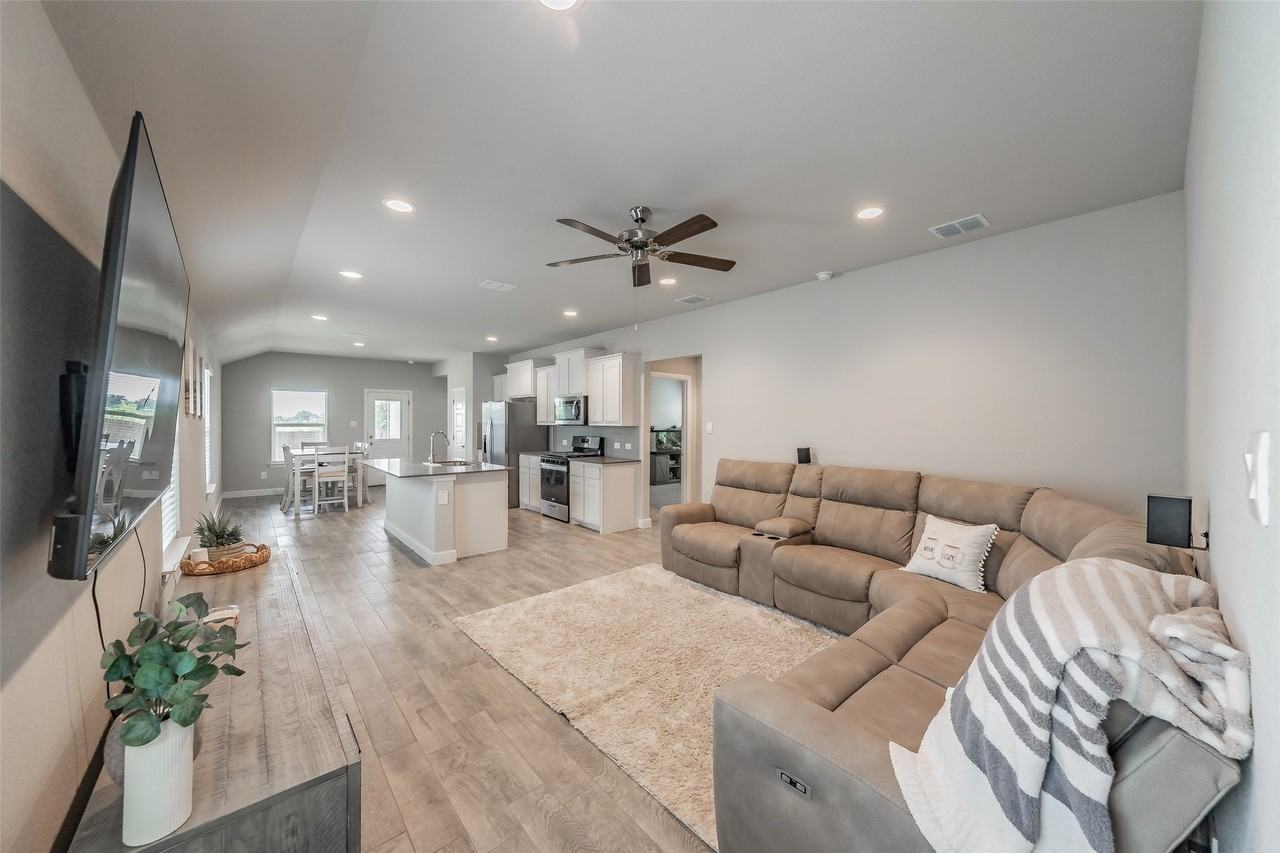 612 Capstone Cir - Photo 7 of 23