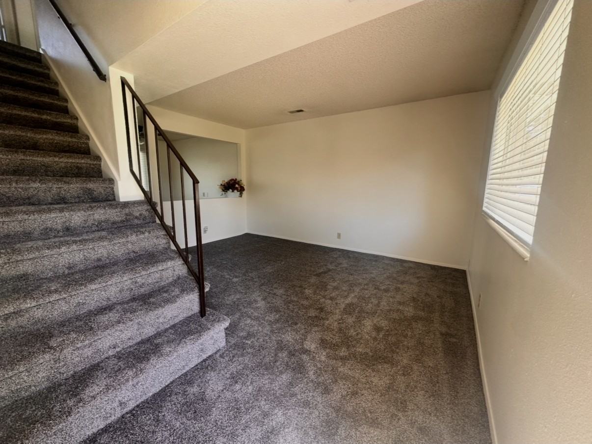 615 E Carmel Dr - Photo 6 of 16